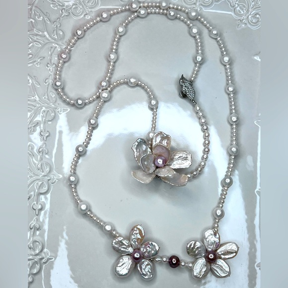 ๐ฅ๐ฅ Handmade 42โ Freshwater Keshi Coin Edision Pearl 3 Flower ๐บ Long Necklace - Picture 2 of 4